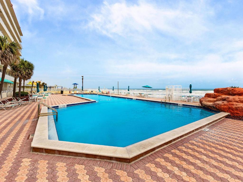 Πισίνα στο ή κοντά στο Harbour Beach Resort 405