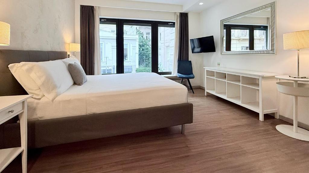 Prestige Rooms Chiaia - Resim 13