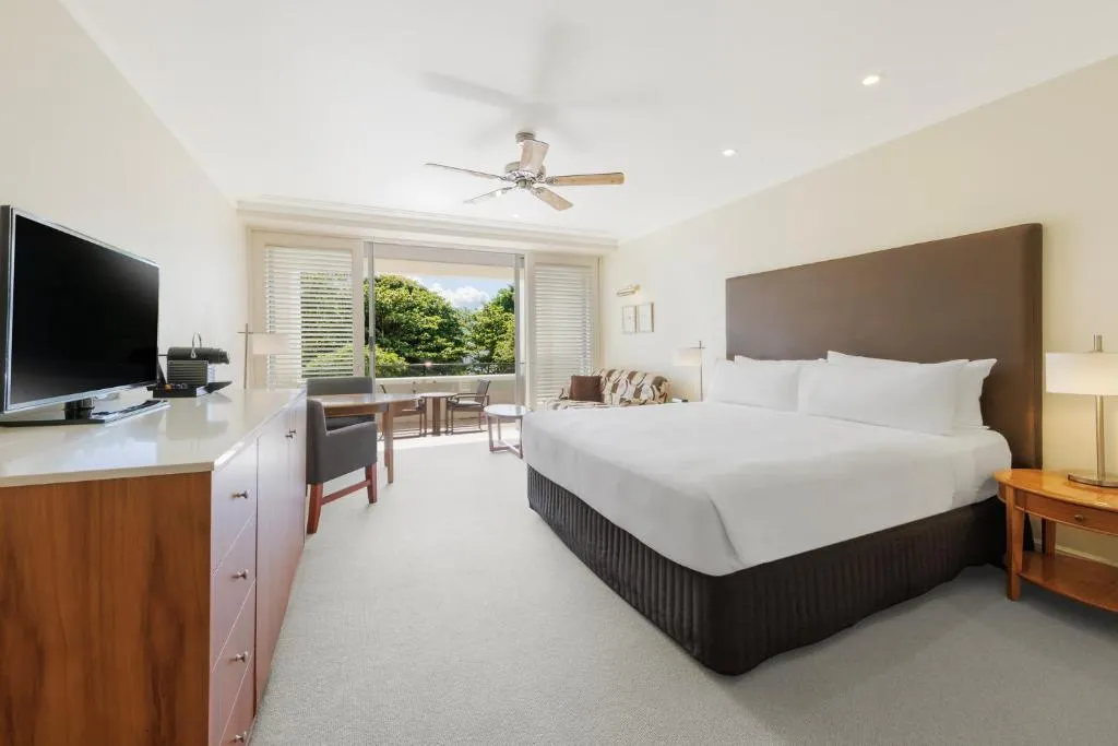 Deluxe King Room with Park View and Single Spa with one drink voucher
