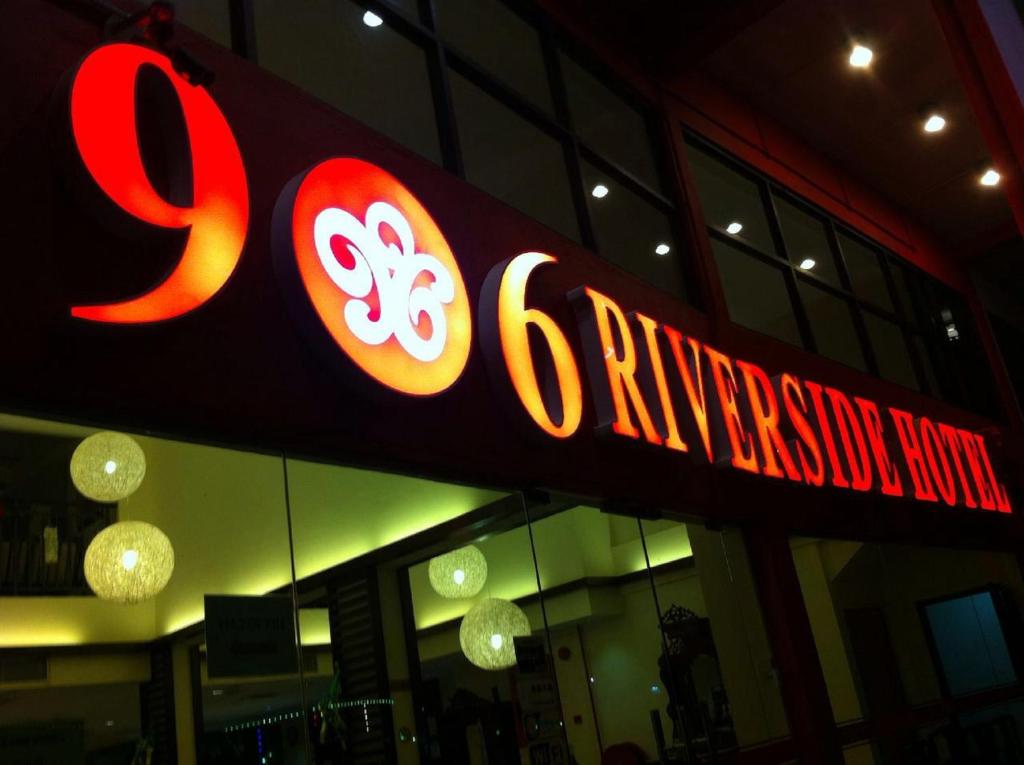 Certifikát, hodnocení, plakát nebo jiný dokument vystavený v ubytování 906 Riverside Hotel Malacca