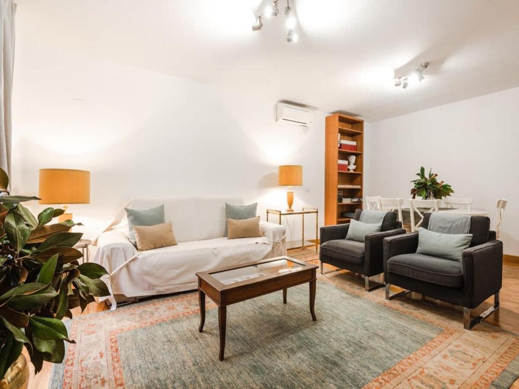 Modern Flat in Historic Rome Center
