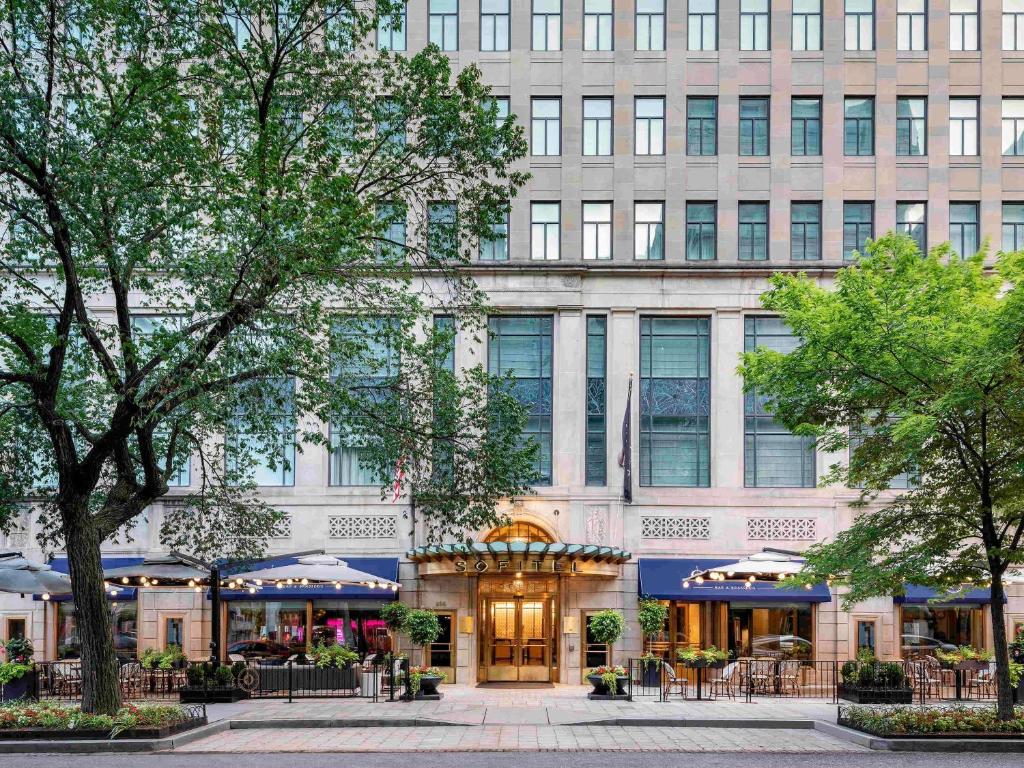 una representación del frente de un edificio en Sofitel Lafayette Square Washington DC, en Washington