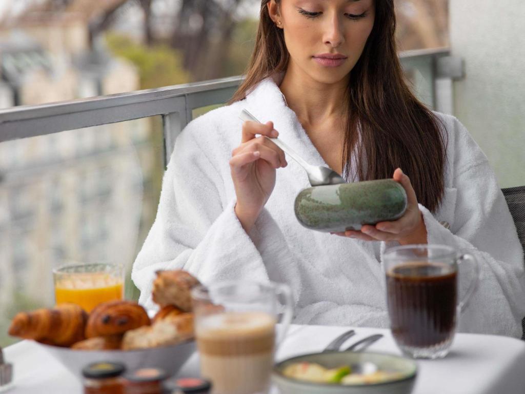 Pullman Paris Tour Eiffel - Resim 3