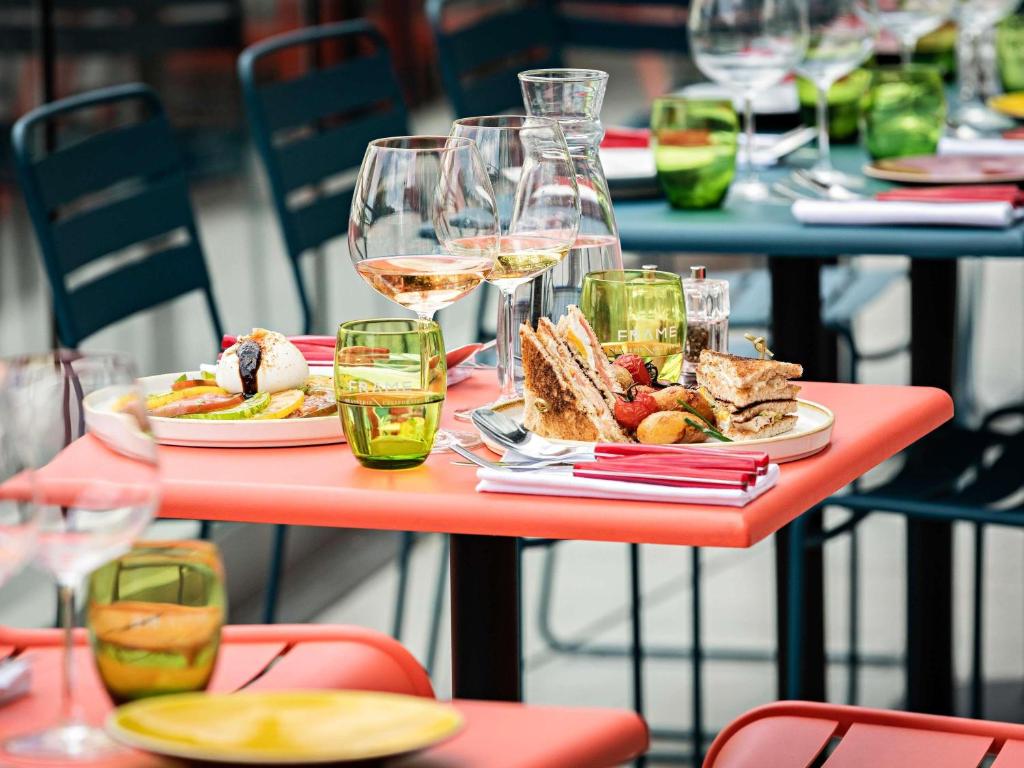 Pullman Paris Tour Eiffel - Resim 35