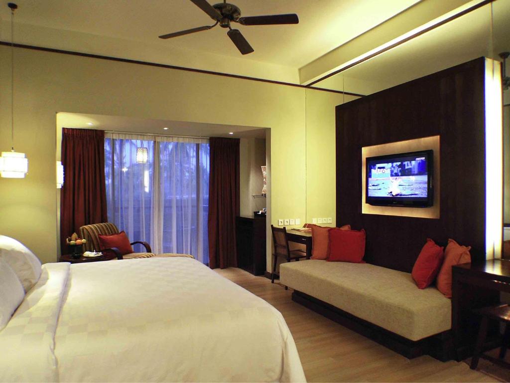 Novotel Lombok Resort & Villas - 6