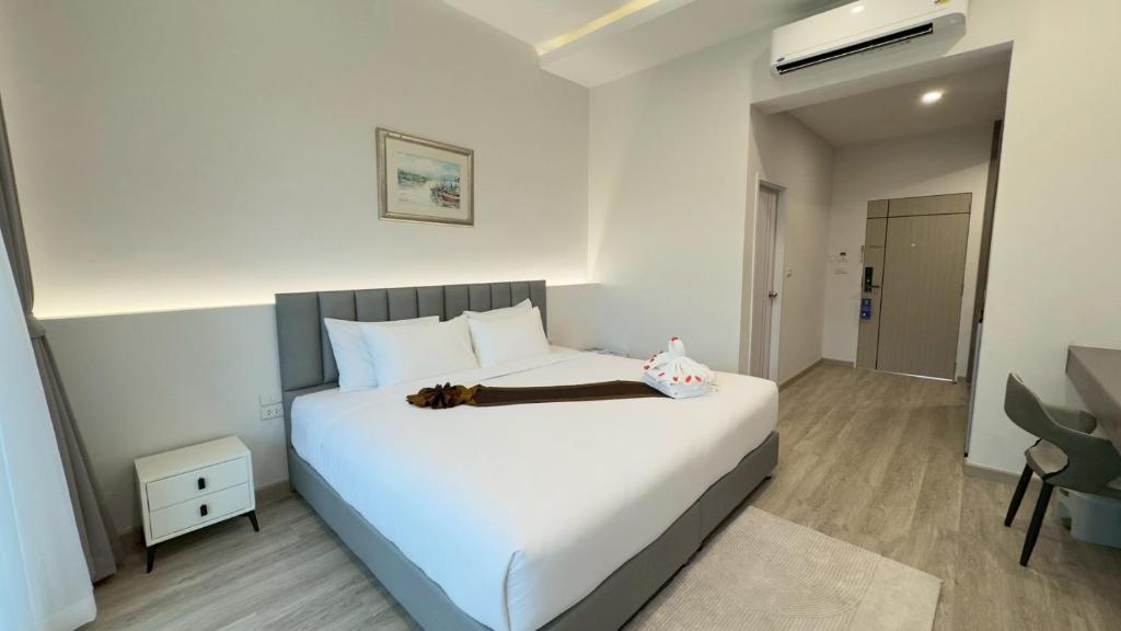 Baan Suan Khun Ta and Golf Resort - Zimmer Mit Kingsize-Bett Und Poolblick