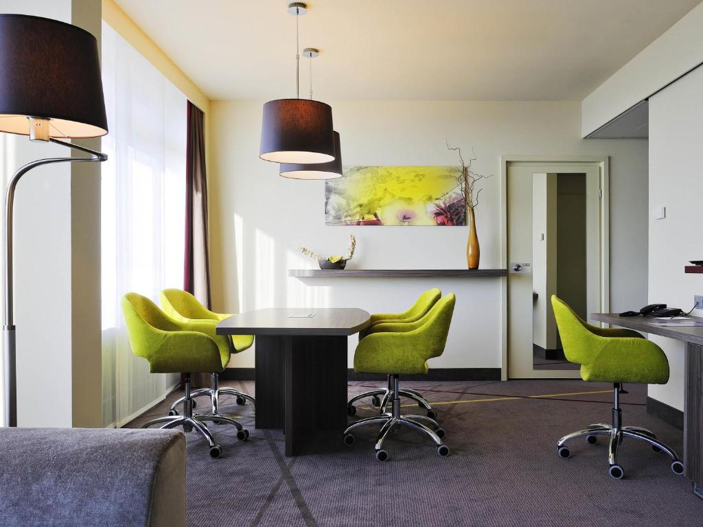 Mercure Hotel Groningen Martiniplaza - Resim 10