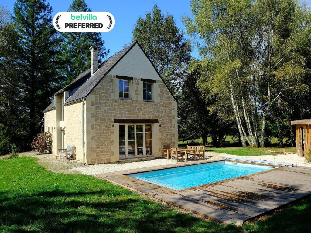 Πισίνα στο ή κοντά στο Beautifully located country house with heated pool