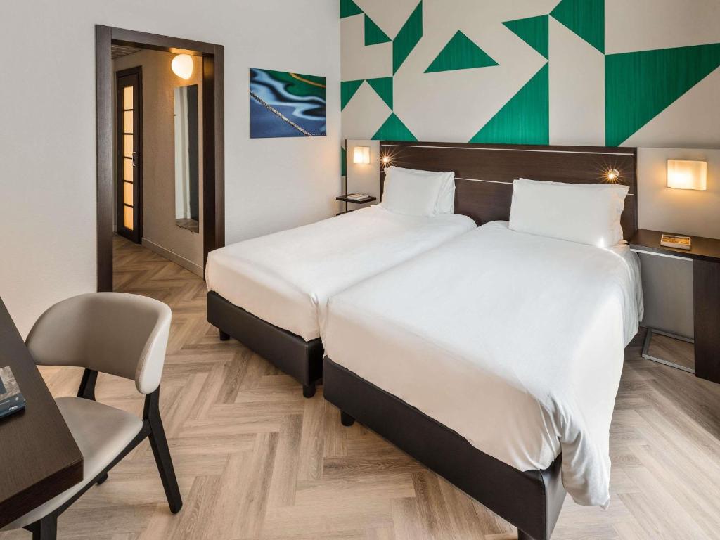 Mercure Napoli Centro Angioino - Resim 21