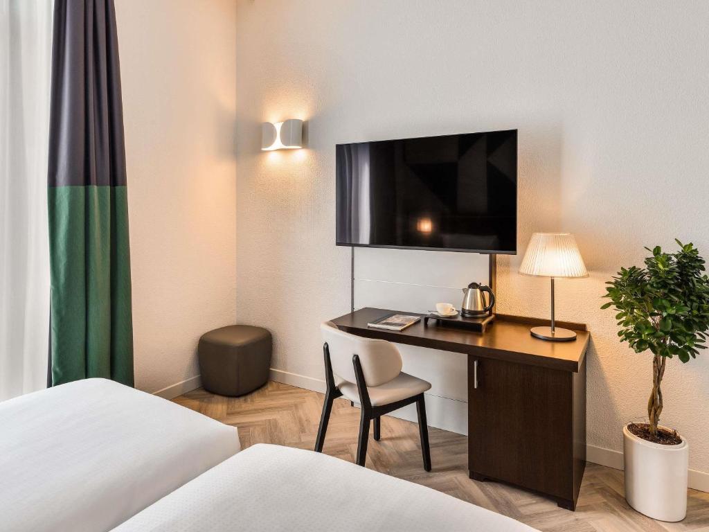 Mercure Napoli Centro Angioino - Resim 32