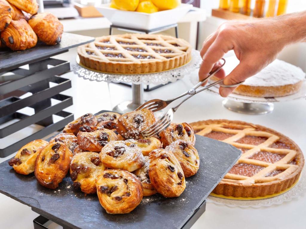 Mercure Napoli Centro Angioino - Resim 38