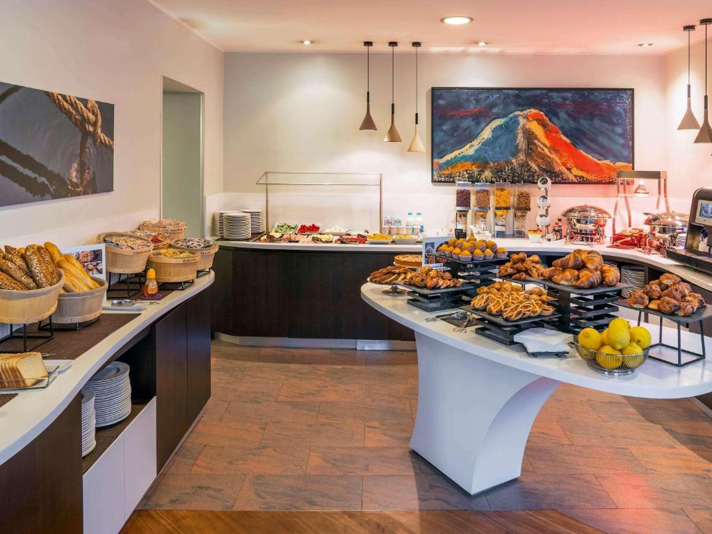 Mercure Napoli Centro Angioino - Resim 39