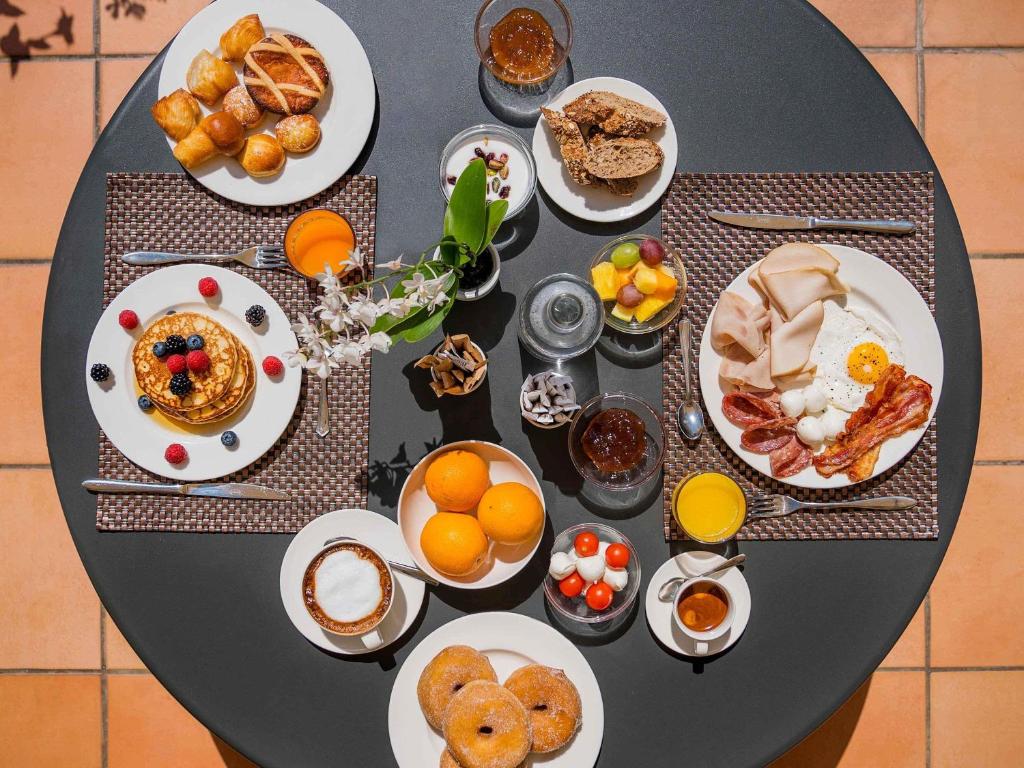 Mercure Napoli Centro Angioino - Resim 41