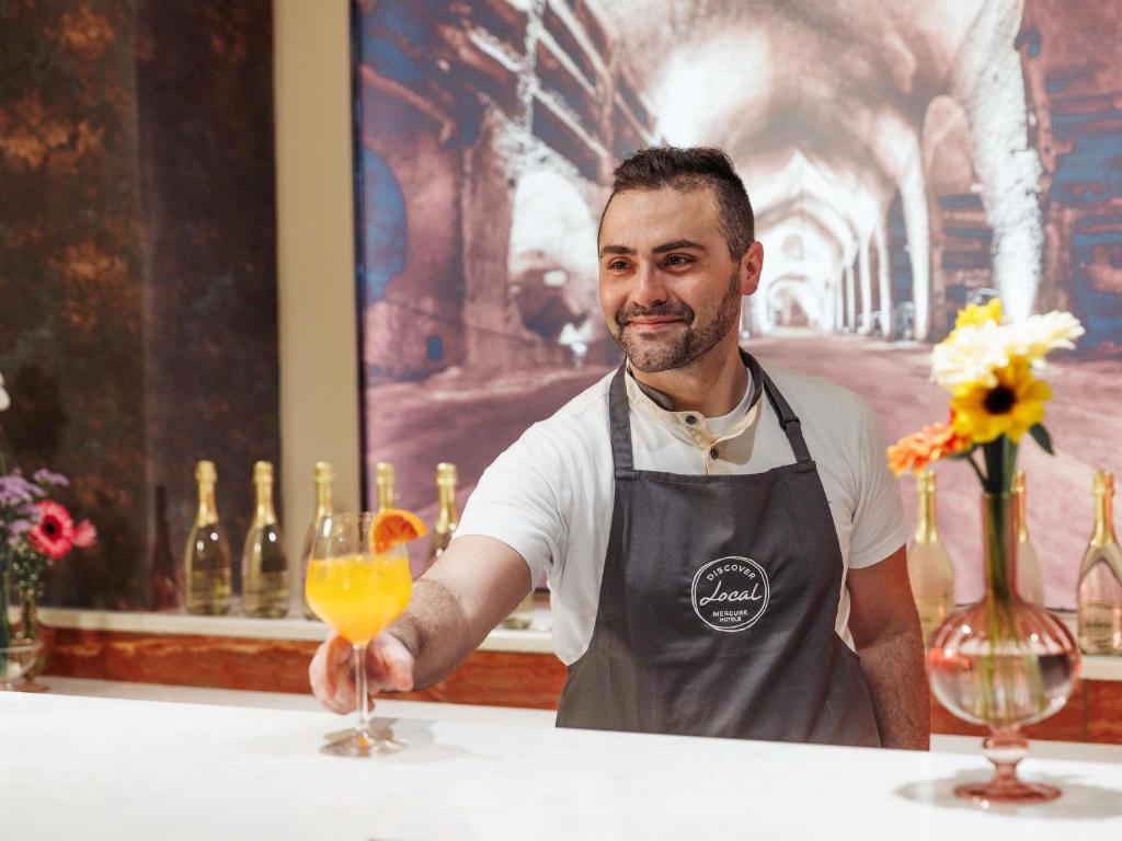 Mercure Napoli Centro Angioino - Resim 43