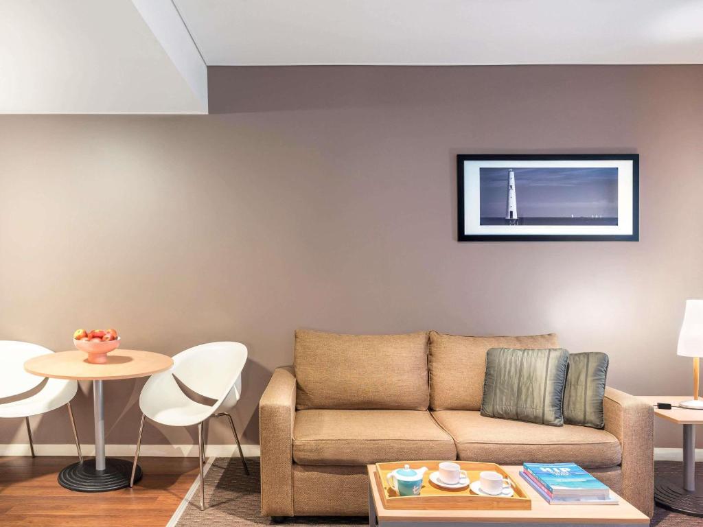 ibis Melbourne Hotel and Apartments