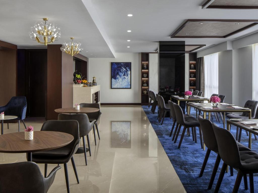 
Executive King Suite
