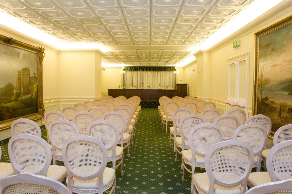 Ärikülastajate ala ja/või konverentsiruum majutusasutuses Park Hotel Villaferrata