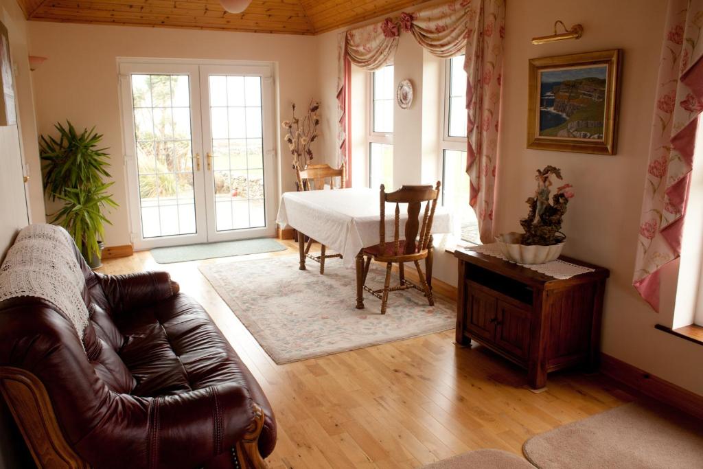 Posezení v ubytování Atlantic View B&B