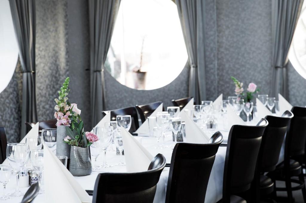 Restaurace v ubytování Skjalm Hvide Hotel