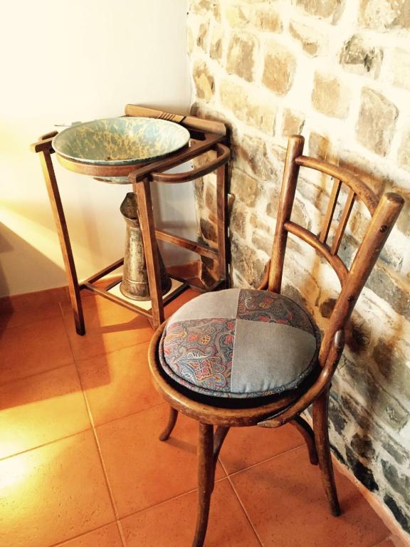 A seating area at Casa Felipe Ordesa