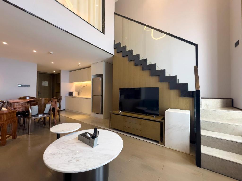 Crowne Plaza Wuhan Development Zone by IHG - 阁楼套房 (1 张特大床) 可使用酒廊