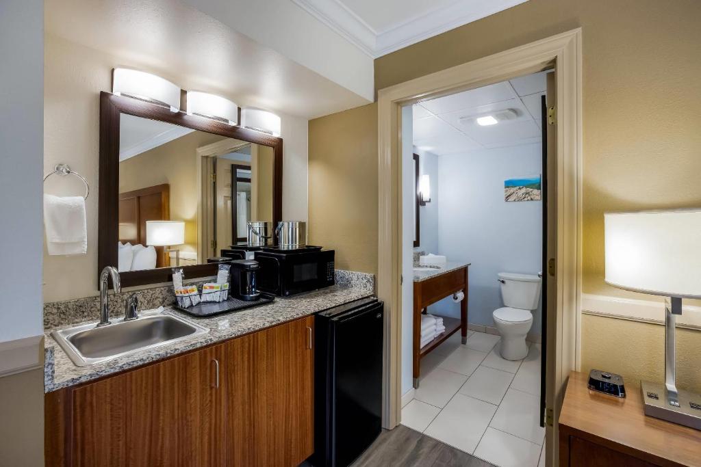 The Inn at Apple Valley, an Ascend Collection Hotel photo