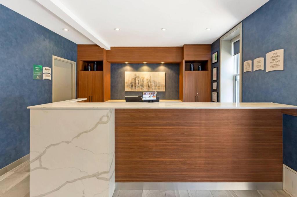 Quality Inn Centre-Ville - Resim 7