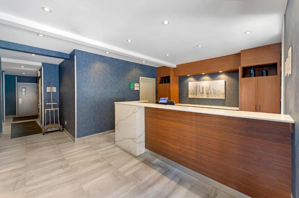 Quality Inn Centre-Ville - Resim 9