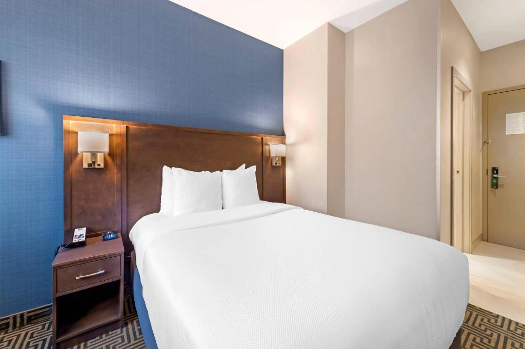 Quality Inn Centre-Ville - Resim 27