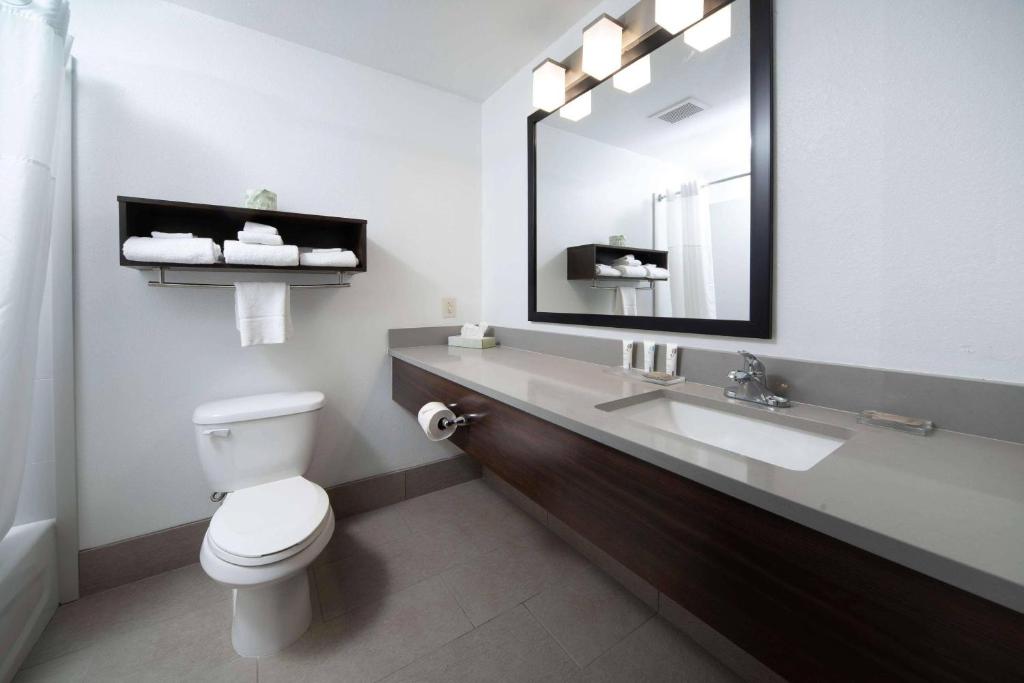 Country Inn & Suites by Radisson, Rocky Mount, NC photo