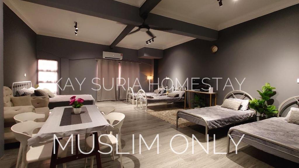 Posezení v ubytování KAY'SURIA HOMESTAY