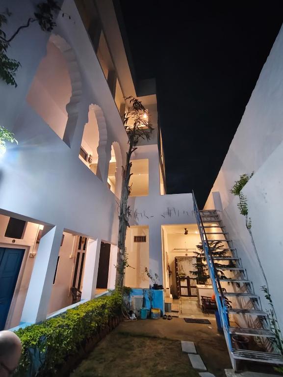 a view of a house under construction at night at Rajguru guest house in Pushkar