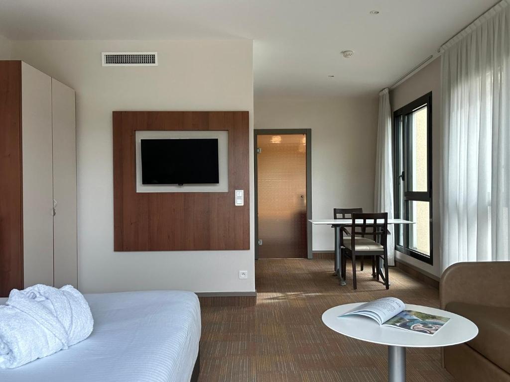 
Family Apartment (2 Adults + 2 Children) - Spa and Pool Access not Included
