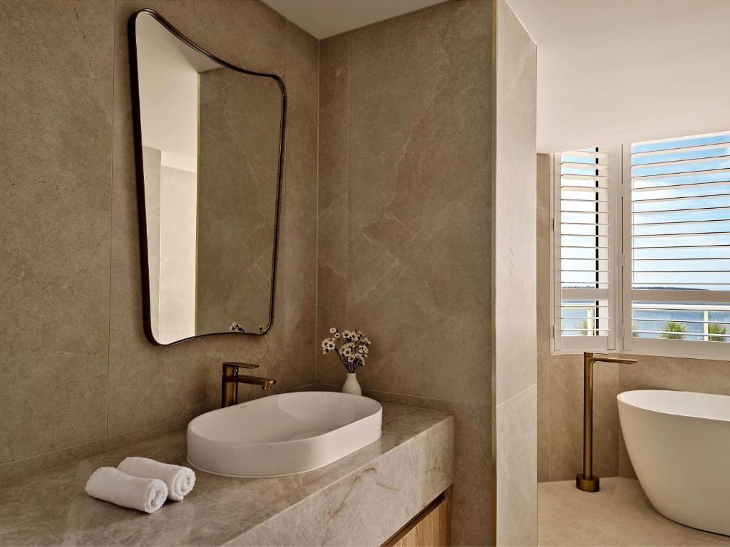 
Terrace King Suite with Bay View
