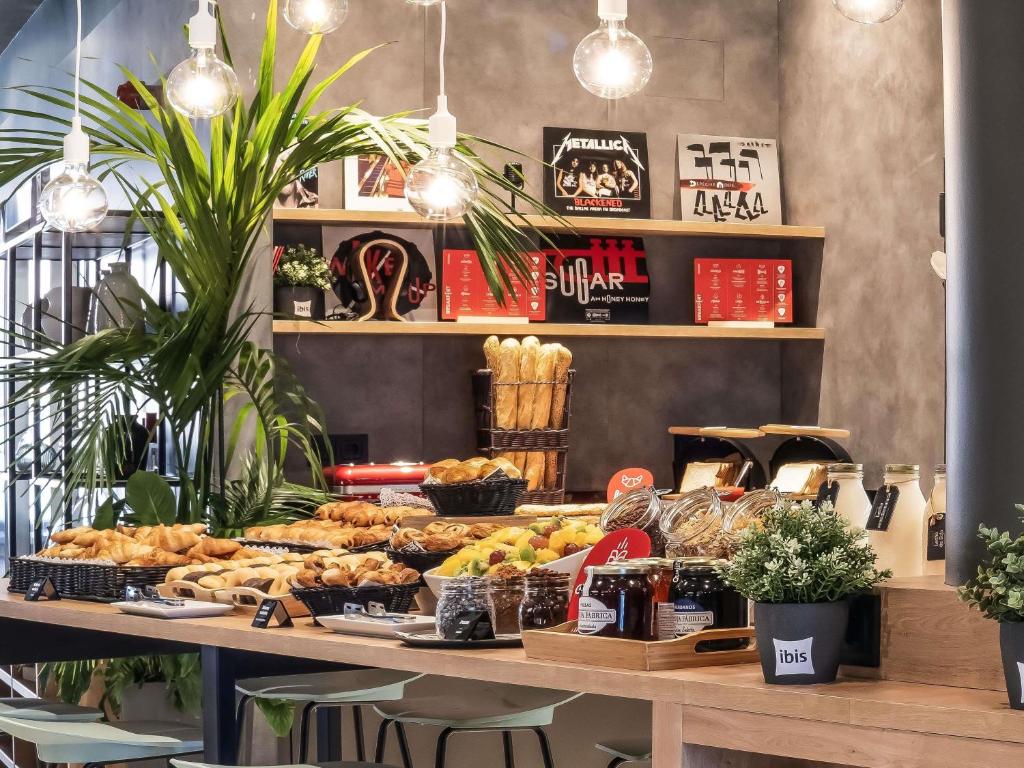 Ibis Madrid Aeropuerto Barajas - Resim 6