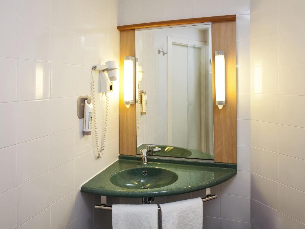 Ibis Madrid Aeropuerto Barajas - Resim 21