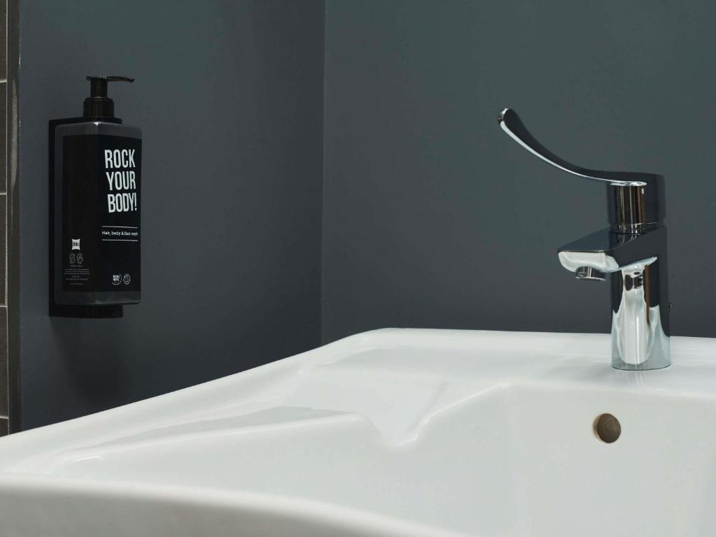 Ibis Madrid Aeropuerto Barajas - Resim 27