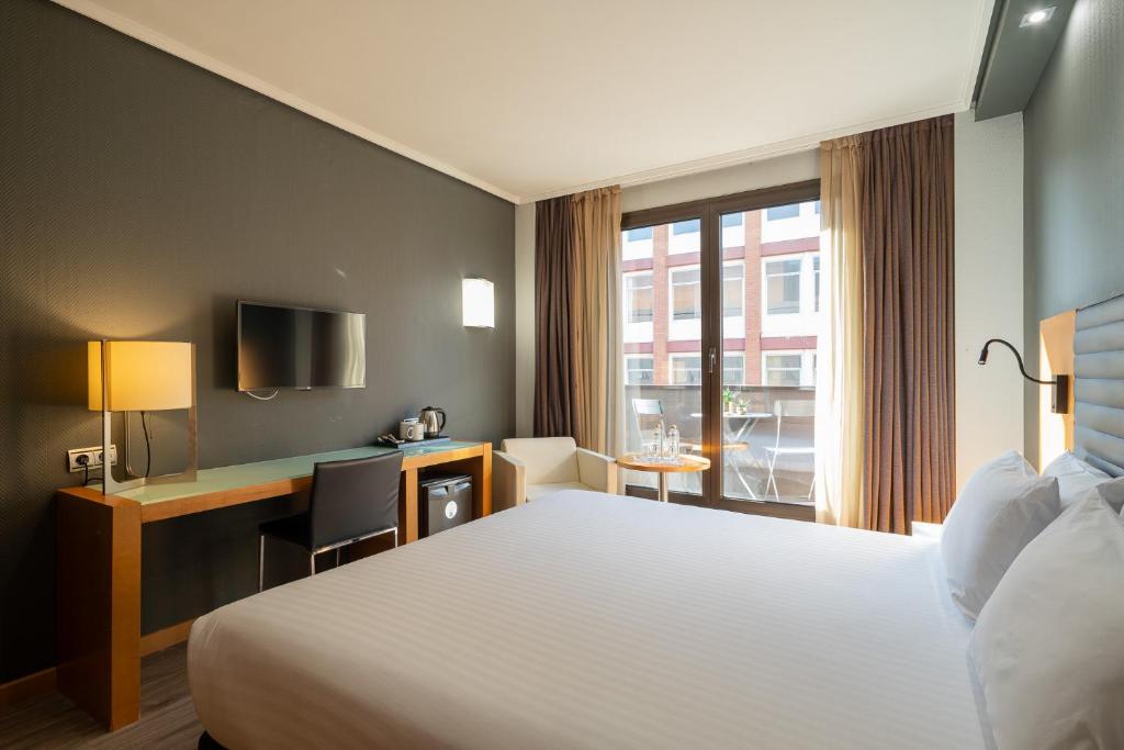 
Double or Twin Room with Terrace
