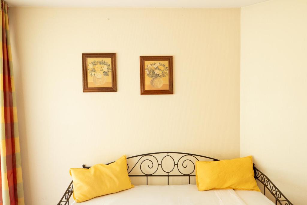 
Standard Triple Room with King and Single Bed - Private Patio
