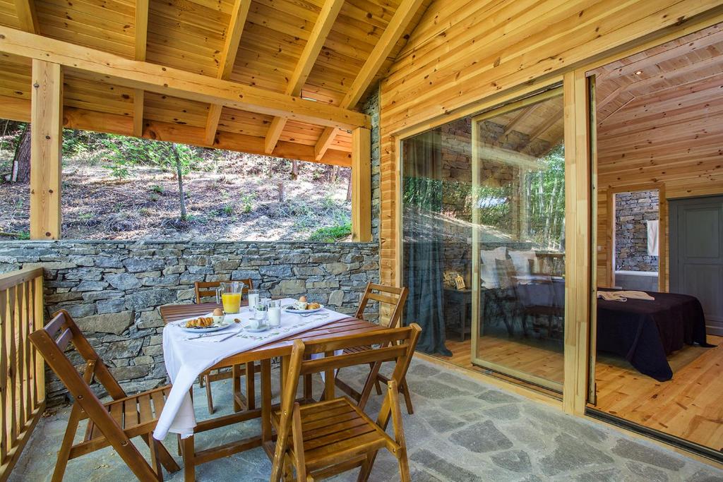 Garmen Hills Guest Houses - İki Yatak Odalı Dağ Evi - Teraslı