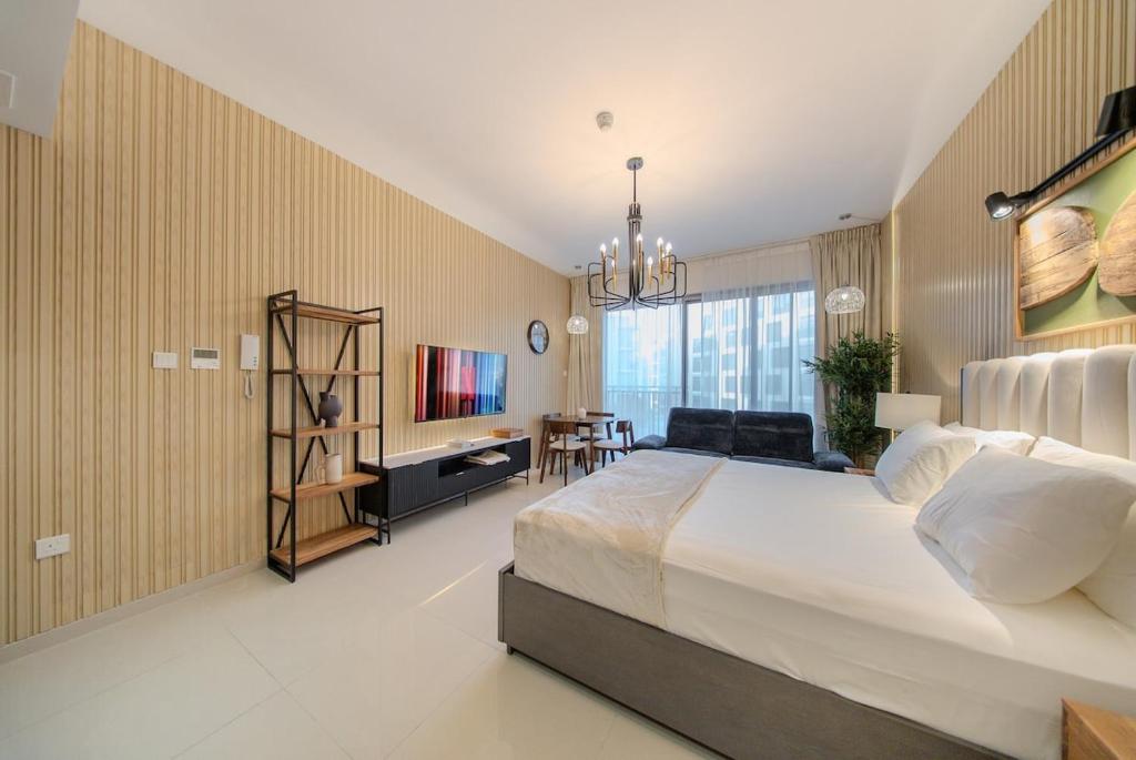 Private Apartment Next To AlZahia City Center, Sharjah در شارجه