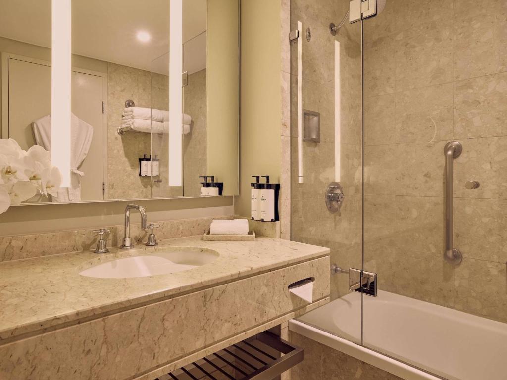 
SUPERIOR ROOM Two Double Beds
