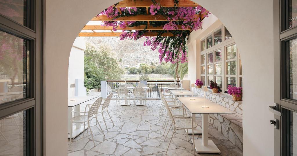 Pedi Beach Hotel - 9