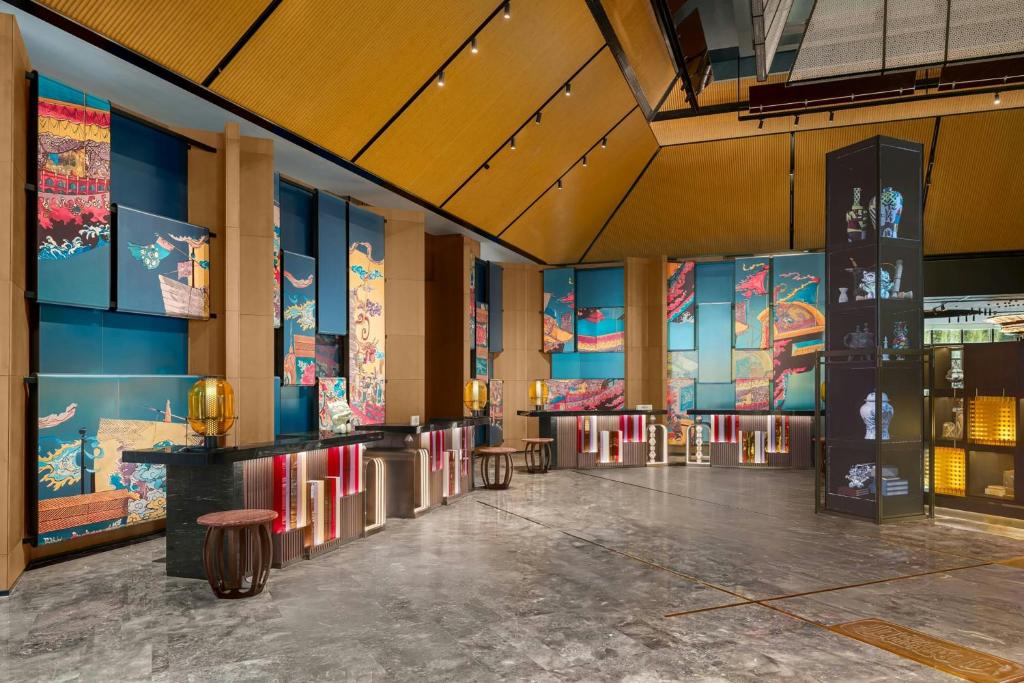 杭州临安青山湖科技城万丽酒店体验报告:宋韵设计亮眼,周边无商业配套,适合自驾泡酒店游客 杭州临安青山湖科技城万丽酒店体验报告:宋韵设计亮眼,周边无商业配套,适合自驾泡酒店游客