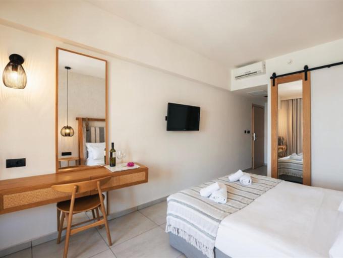 Pedi Beach Hotel - 3