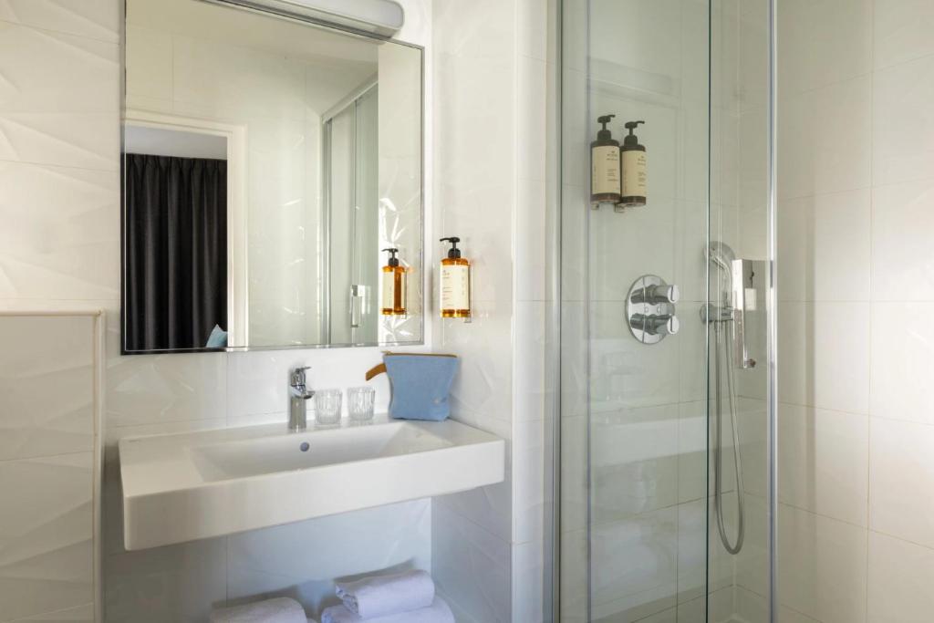 Midnight Hôtel Paris - Resim 15