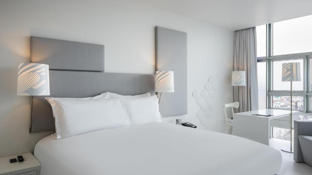 SO/ Vienna - Resim 12