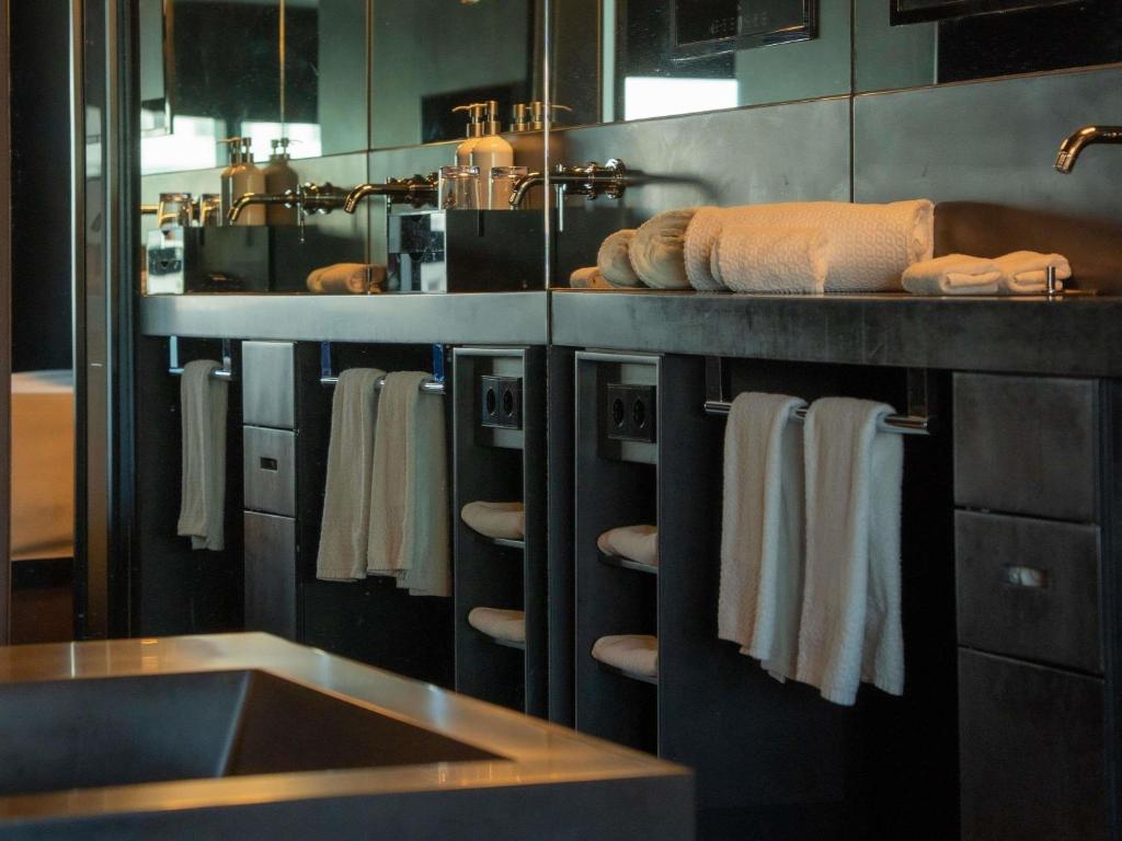 SO/ Vienna - Resim 20