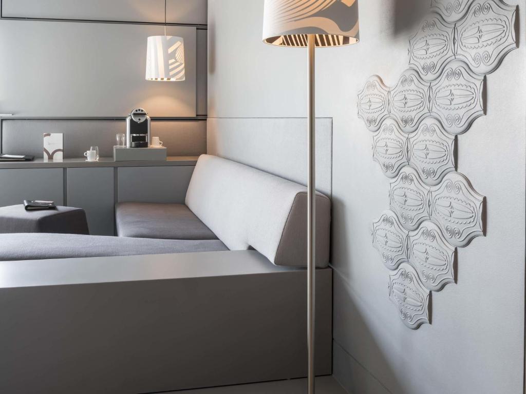 SO/ Vienna - Resim 23