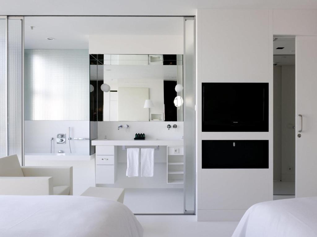 SO/ Vienna - Resim 25